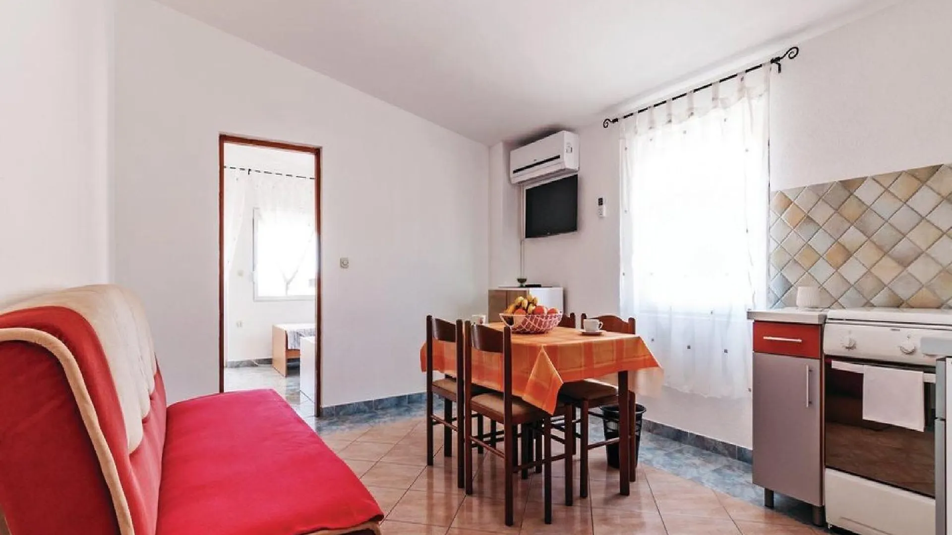 Apartments Hak - One Bedroom Apartment With Balcony Vir
