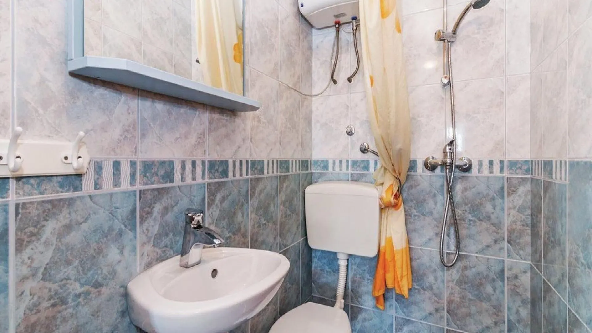 Apartments Hak - One Bedroom Apartment With Balcony Vir